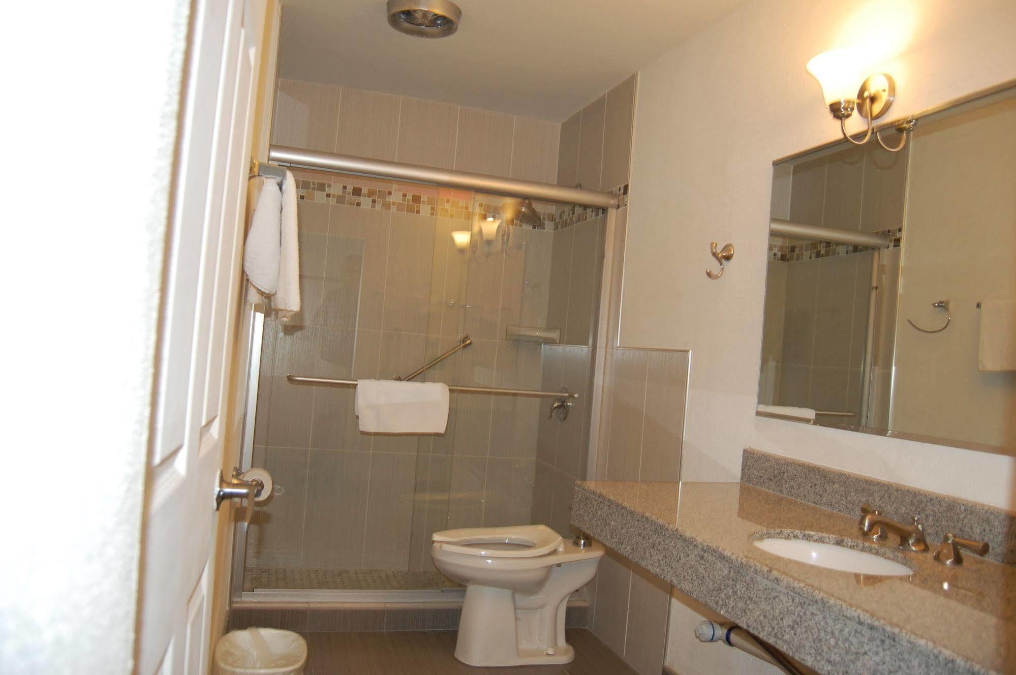Colony Motel Brookfield Dış mekan fotoğraf